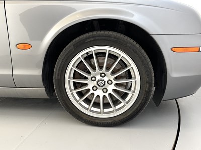 Lot 14 - 2006 Jaguar S-Type