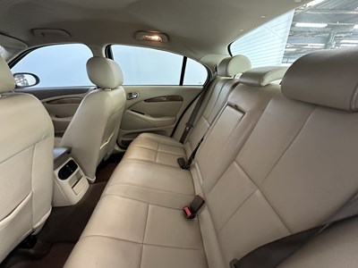 Lot 14 - 2006 Jaguar S-Type