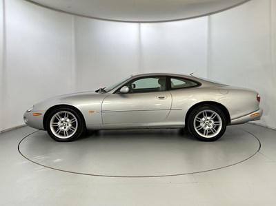 Lot 72 - 2001 Jaguar XK8