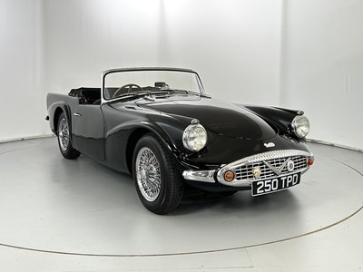 Lot 124 - 1961 Daimler Dart SP250