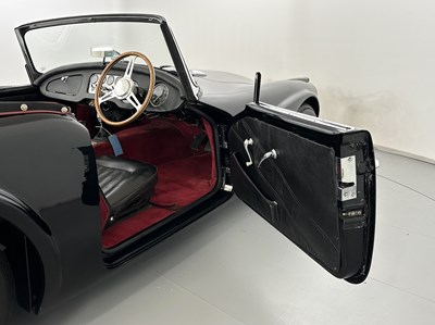 Lot 84 - 1961 Daimler Dart SP250