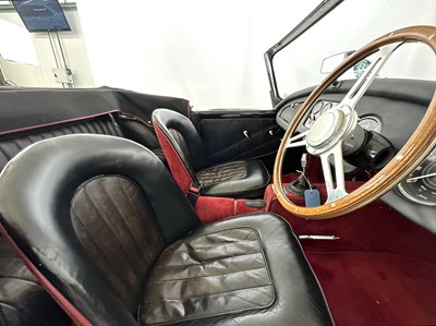 Lot 84 - 1961 Daimler Dart SP250