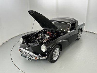 Lot 84 - 1961 Daimler Dart SP250