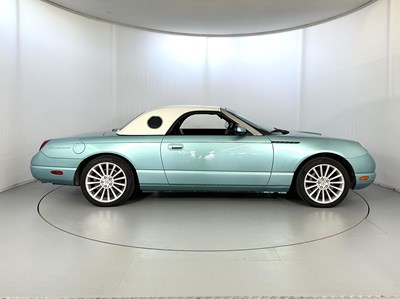 Lot 107 - 2002 Ford Thunderbird