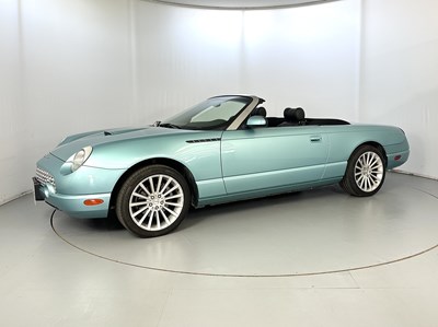 Lot 107 - 2002 Ford Thunderbird