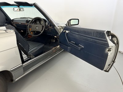 Lot 135 - 1985 Mercedes-Benz SL500