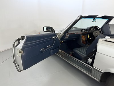 Lot 135 - 1985 Mercedes-Benz SL500