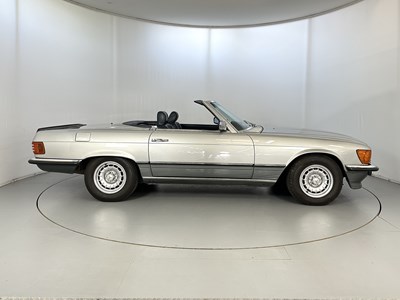 Lot 135 - 1985 Mercedes-Benz SL500