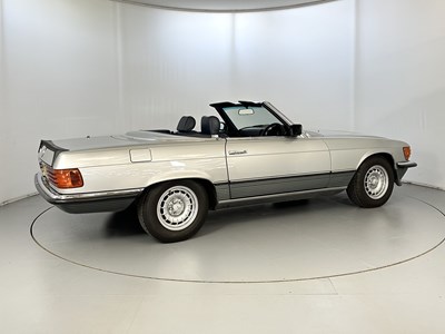 Lot 135 - 1985 Mercedes-Benz SL500