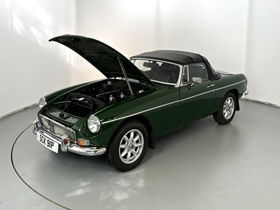 Lot 109 - 1976 MG B Roadster