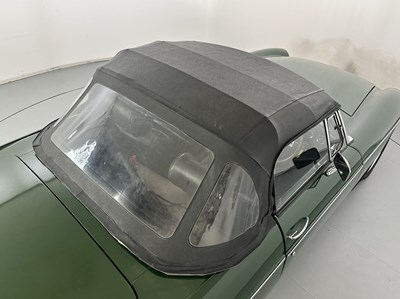 Lot 109 - 1976 MG B Roadster