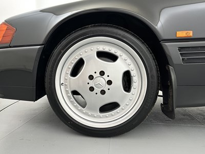 Lot 120 - 1994 Mercedes-Benz SL280