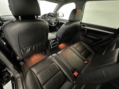 Lot 16 - 2006 Porsche Cayenne S