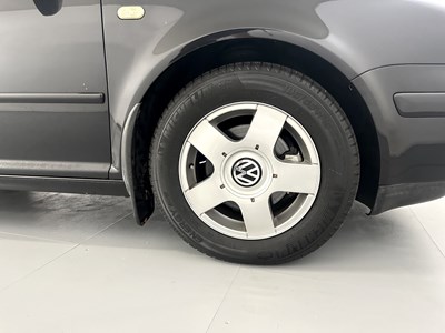 Lot 9 - 2000 Volkswagen Golf GTI