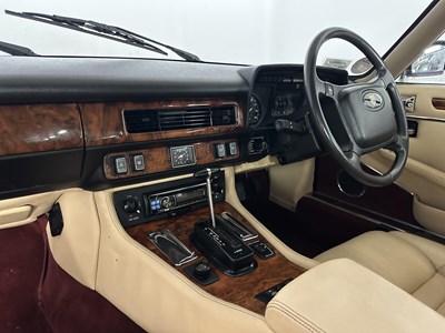 Lot 10 - 1990 Jaguar XJS