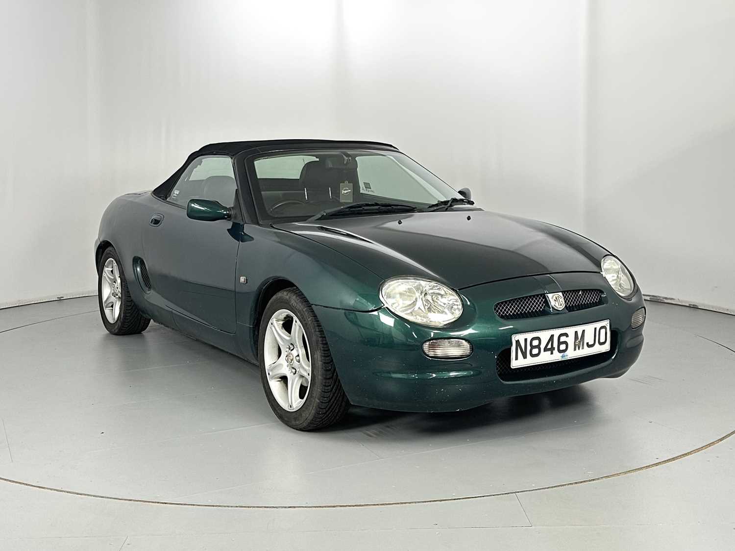 Lot 12 - 1996 MG F