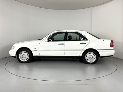 Lot 133 - 1996 Mercedes-Benz C220