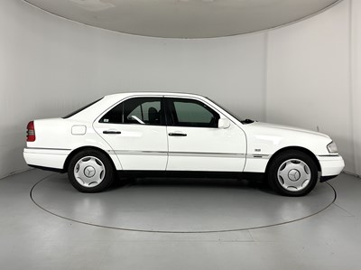 Lot 133 - 1996 Mercedes-Benz C220