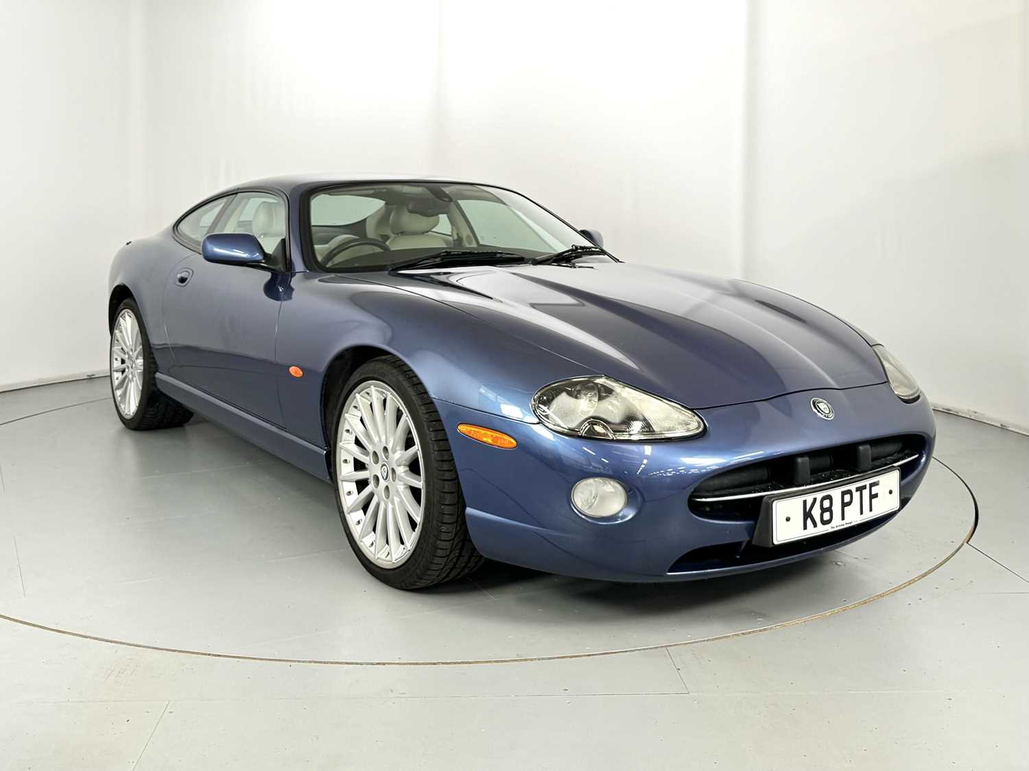 Lot 112 2005 Jaguar XK8 lot-112-2005-jaguar-xk8