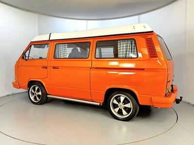 Lot 38 - 1982 Volkswagen T25