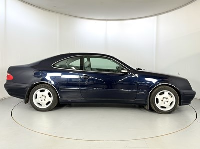 Lot 97 - 2001 Mercedes CLK320