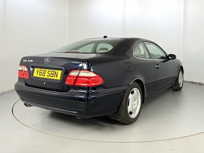 Lot 97 - 2001 Mercedes CLK320