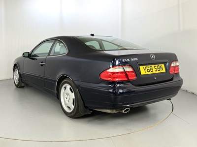 Lot 97 - 2001 Mercedes CLK320