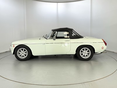 Lot 75 - 1977 MG BGT V8