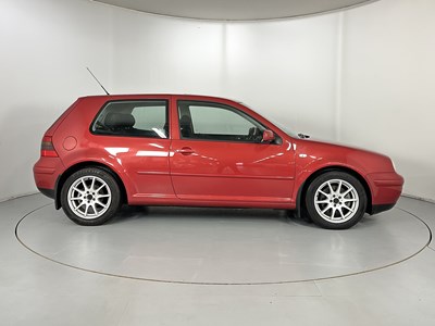 Lot 43 - 2002 Volkswagen Golf GTI