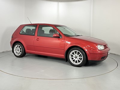 Lot 43 - 2002 Volkswagen Golf GTI