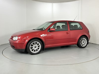 Lot 43 - 2002 Volkswagen Golf GTI