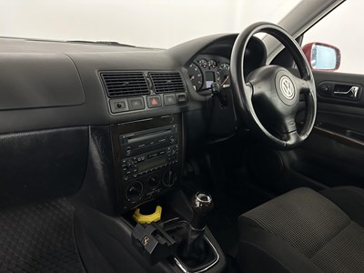 Lot 43 - 2002 Volkswagen Golf GTI