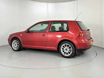 Lot 43 - 2002 Volkswagen Golf GTI