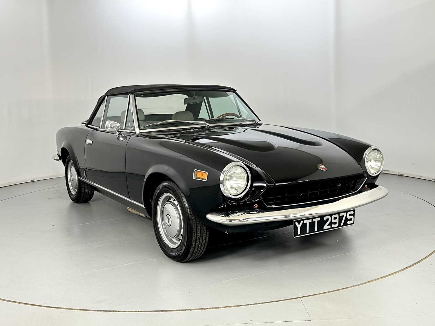 Lot 44 - 1978 Fiat 124 Sport Spider