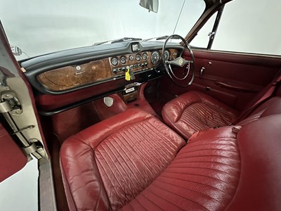 Lot 3 - 1968 Daimler Sovereign 4.2