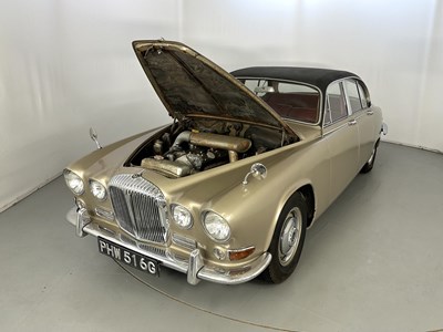 Lot 3 - 1968 Daimler Sovereign 4.2