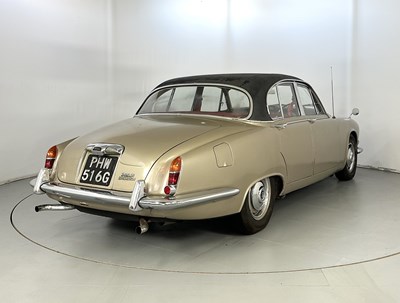 Lot 3 - 1968 Daimler Sovereign 4.2