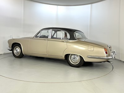 Lot 3 - 1968 Daimler Sovereign 4.2