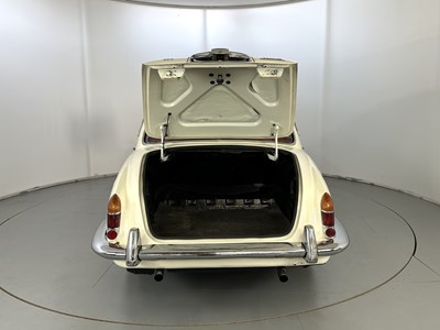 Lot 45 - 1969 Daimler Sovereign 4.2