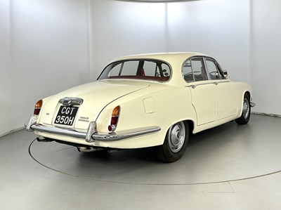 Lot 45 - 1969 Daimler Sovereign 4.2