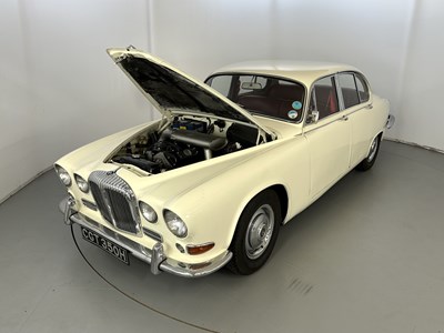 Lot 45 - 1969 Daimler Sovereign 4.2