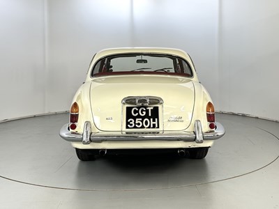 Lot 45 - 1969 Daimler Sovereign 4.2