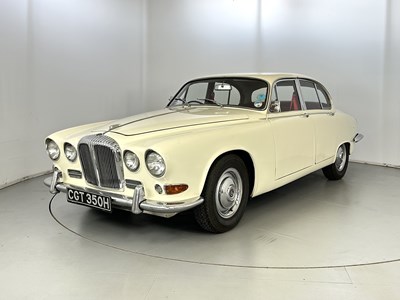 Lot 45 - 1969 Daimler Sovereign 4.2