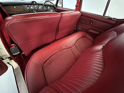 Lot 45 - 1969 Daimler Sovereign 4.2