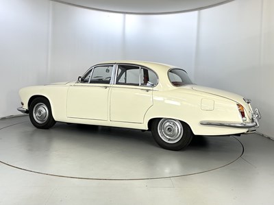 Lot 45 - 1969 Daimler Sovereign 4.2