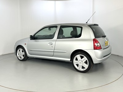 Lot 94 - 2003 Renault Clio 172