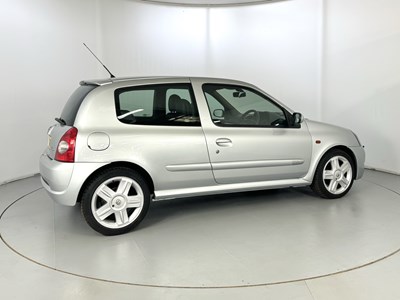 Lot 94 - 2003 Renault Clio 172