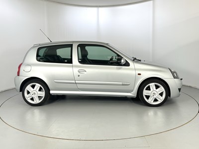 Lot 94 - 2003 Renault Clio 172