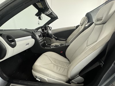 Lot 148 - 2005 Mercedes-Benz SLK350