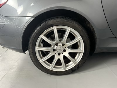 Lot 148 - 2005 Mercedes-Benz SLK350